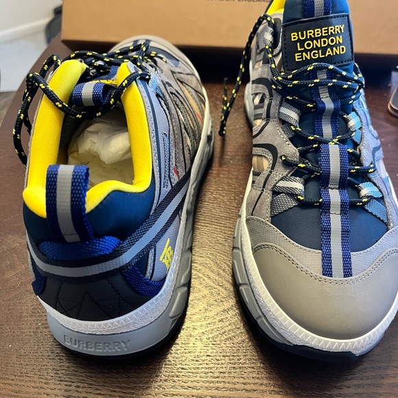 Burberry low top sneaker, brand new, Hidden gem, men size 9 - Picture 3 of 7